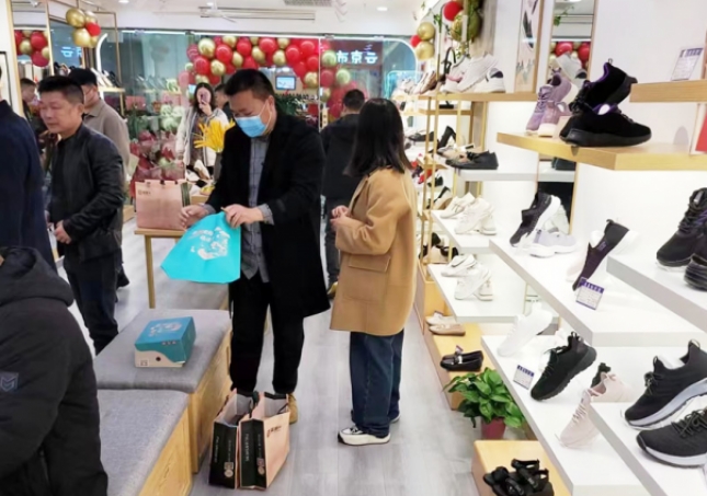 實體鞋店的鞋子利潤多大才賺錢？