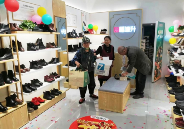揭秘鞋服業(yè)擴張戰(zhàn)略：成功店主如何精準(zhǔn)把握時機，再開新店？